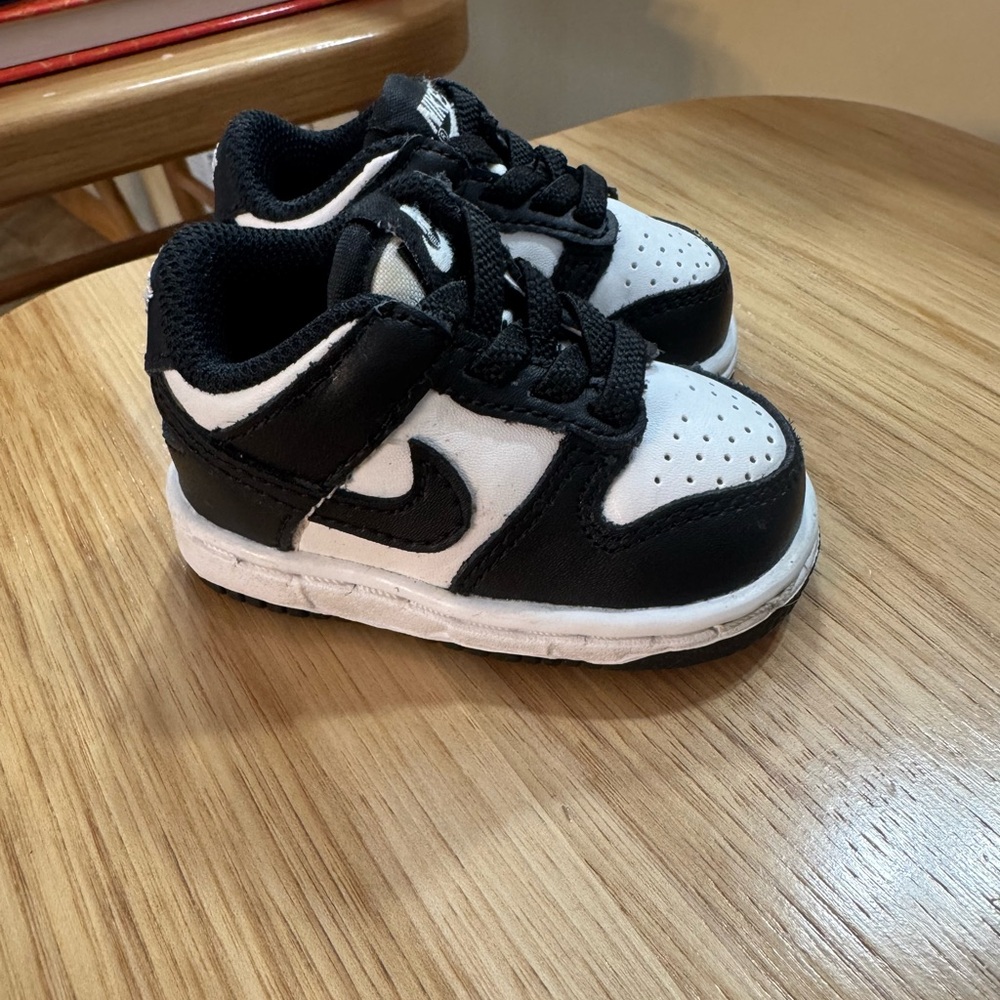 Infant Nike dunks

Smoke free/ dog friendly home!

Open to offers 🙂